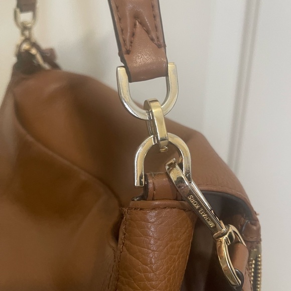 Michael Kors Tan multi pocket leather handbag - Picture 6 of 7